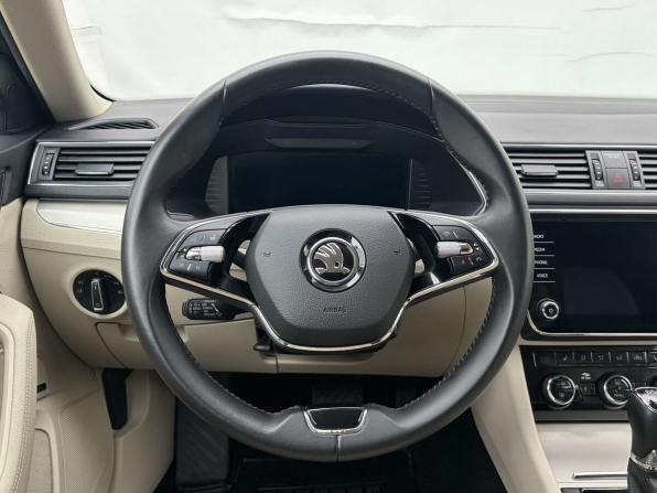 Skoda Superb III Рестайлинг с пробегом 2020 года, цена 2 399 000 рублей, 158134 км, лифтбек, Автокод Объявления