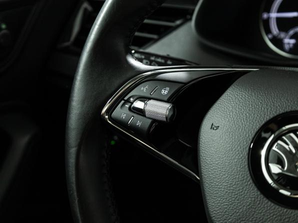 Skoda Rapid II с пробегом 2022 года, цена 1 598 000 рублей, 79946 км, лифтбек, Автокод Объявления