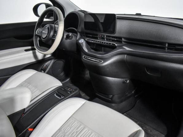 Fiat 500 III с пробегом 2021 года, цена 3 000 000 рублей, 29000 км, хэтчбек, Автокод Объявления