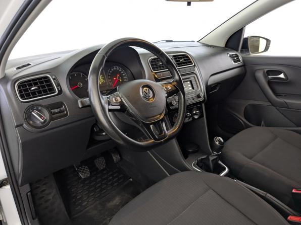 Volkswagen Polo V Рестайлинг с пробегом 2018 года, цена 1 100 000 рублей, 103613 км, седан, Автокод Объявления