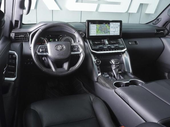 Toyota Land Cruiser 300 Series с пробегом 2022 года, цена 9 979 000 рублей, 110244 км, внедорожник, Автокод Объявления