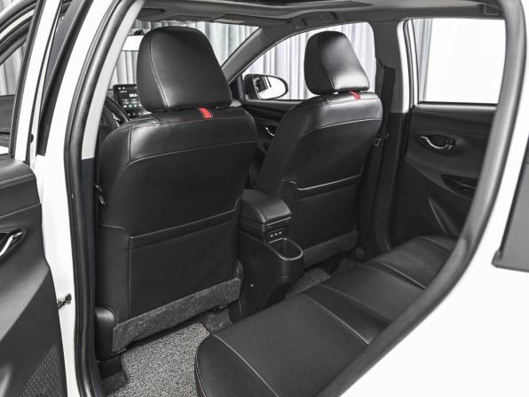 Toyota Yaris XP150 Рестайлинг с пробегом 2021 года, цена 1 775 000 рублей, 34077 км, хэтчбек, Автокод Объявления