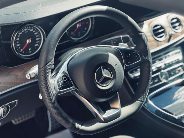 Mercedes-Benz E-Класс V (W213 S213 C238) с пробегом 2017 года, цена 2 950 000 рублей, 107832 км, седан, Автокод Объявления