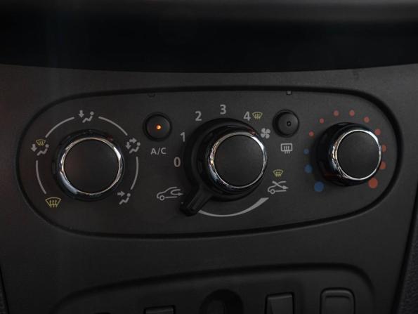 Renault Sandero II Рестайлинг с пробегом 2021 года, цена 1 120 000 рублей, 48502 км, хэтчбек, Автокод Объявления