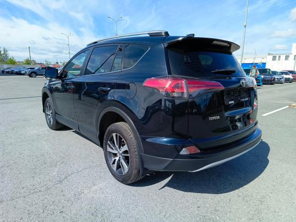 Toyota RAV4 IV (XA40) Рестайлинг с пробегом 2017 года, цена 1 899 995 рублей, 195001 км, внедорожник, Автокод Объявления
