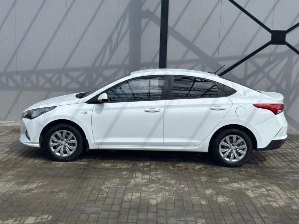 Hyundai Solaris II Рестайлинг с пробегом 2021 года, цена 1 565 000 рублей, 107000 км, седан, Автокод Объявления