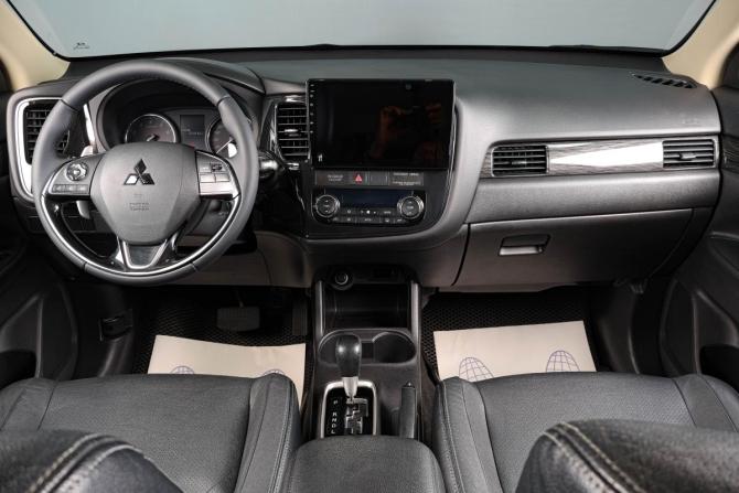 Mitsubishi Outlander III Рестайлинг с пробегом 2015 года, цена 1 799 000 рублей, 158500 км, внедорожник, Автокод Объявления