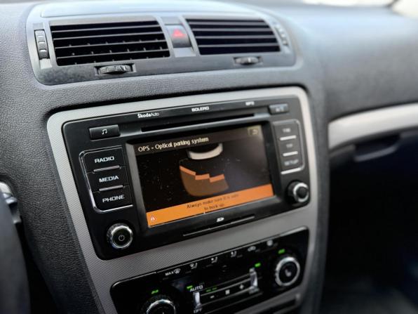 Skoda Octavia II (A5) Рестайлинг с пробегом 2009 года, цена 649 990 рублей, 213800 км, лифтбек, Автокод Объявления