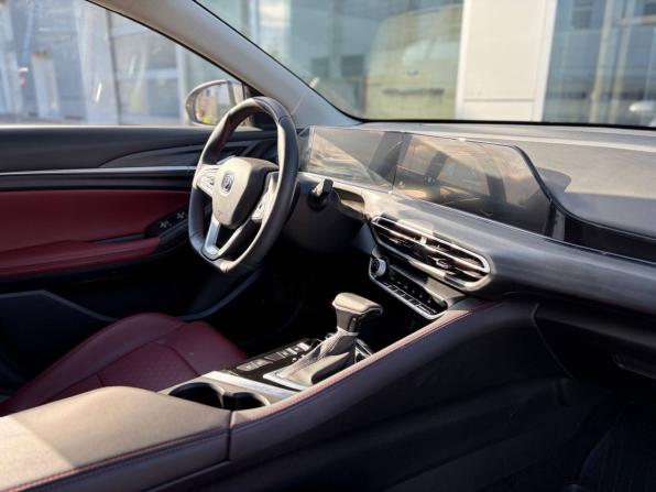 Changan Eado Plus с пробегом 2023 года, цена 1 565 000 рублей, 31600 км, седан, Автокод Объявления