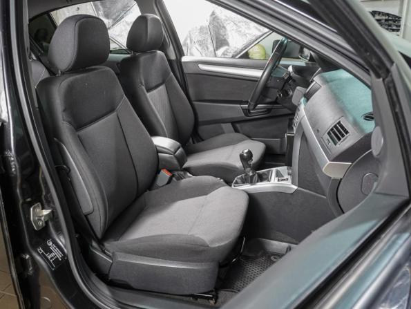 Opel Astra H Рестайлинг с пробегом 2013 года, цена 699 000 рублей, 132635 км, седан, Автокод Объявления