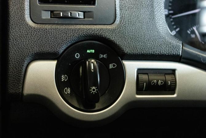 Skoda Octavia II (A5) Рестайлинг с пробегом 2012 года, цена 950 000 рублей, 247035 км, лифтбек, Автокод Объявления