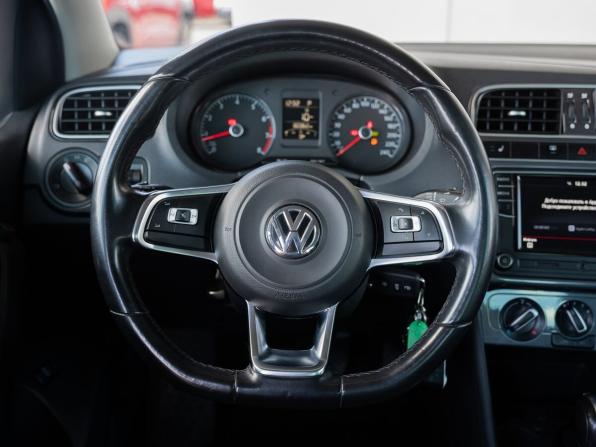 Volkswagen Polo V Рестайлинг с пробегом 2019 года, цена 1 530 000 рублей, 80964 км, седан, Автокод Объявления