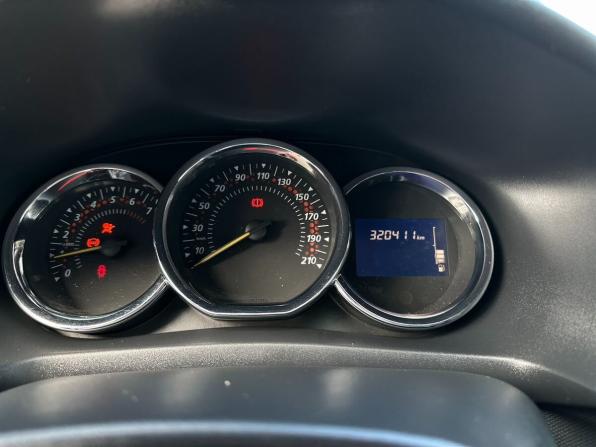 Renault Sandero II с пробегом 2015 года, цена 480 000 рублей, 320411 км, хэтчбек, Автокод Объявления