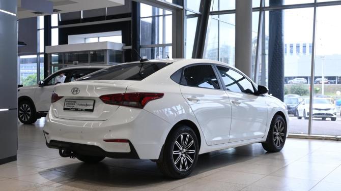 Hyundai Solaris II с пробегом 2017 года, цена 965 000 рублей, 133636 км, седан, Автокод Объявления