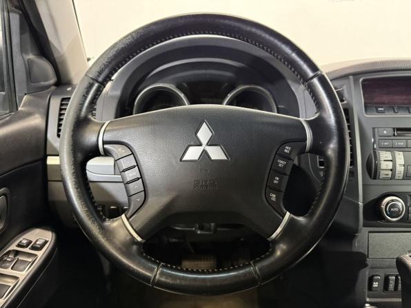 Mitsubishi Pajero IV с пробегом 2011 года, цена 1 820 000 рублей, 221739 км, внедорожник, Автокод Объявления