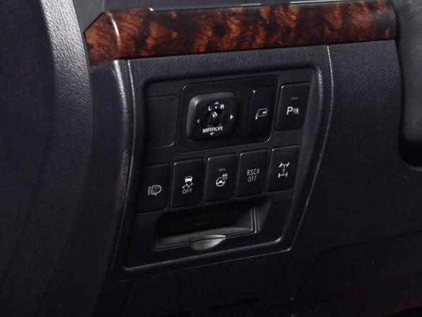 Toyota Land Cruiser 200 Series Рестайлинг 1 с пробегом 2012 года, цена 3 259 995 рублей, 347049 км, внедорожник, Автокод Объявления