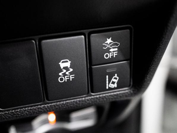 Honda Stepwgn V с пробегом 2015 года, цена 1 750 500 рублей, 92666 км, минивэн, Автокод Объявления