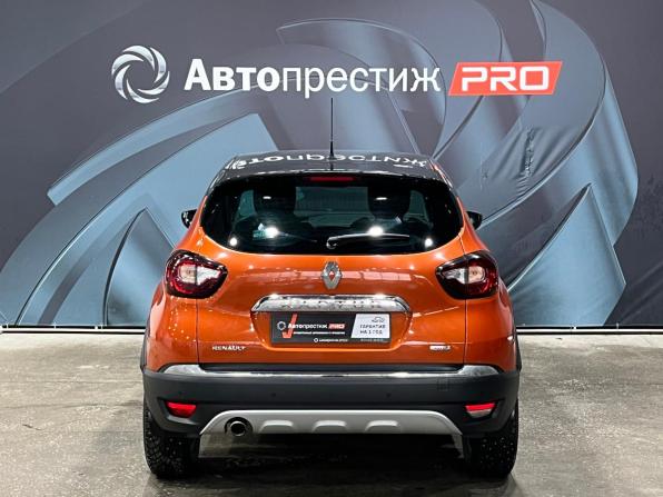 Renault Kaptur I с пробегом 2017 года, цена 1 489 000 рублей, 118800 км, внедорожник, Автокод Объявления