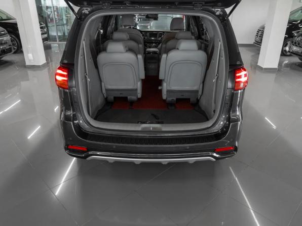 Kia Carnival III с пробегом 2018 года, цена 2 950 000 рублей, 129128 км, минивэн, Автокод Объявления