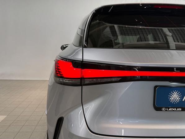 Lexus RX V с пробегом 2023 года, цена 7 500 000 рублей, 55229 км, внедорожник, Автокод Объявления