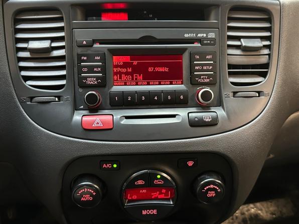 Kia Rio II Рестайлинг с пробегом 2011 года, цена 580 000 рублей, 235597 км, седан, Автокод Объявления