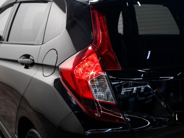 Honda Fit III с пробегом 2013 года, цена 890 000 рублей, 136000 км, хэтчбек, Автокод Объявления