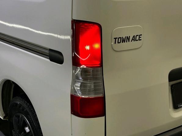 Toyota Town Ace IV с пробегом 2016 года, цена 998 000 рублей, 236592 км, компактвэн, Автокод Объявления