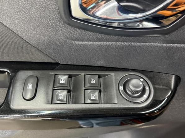 Renault Kaptur I с пробегом 2017 года, цена 1 546 000 рублей, 144902 км, внедорожник, Автокод Объявления