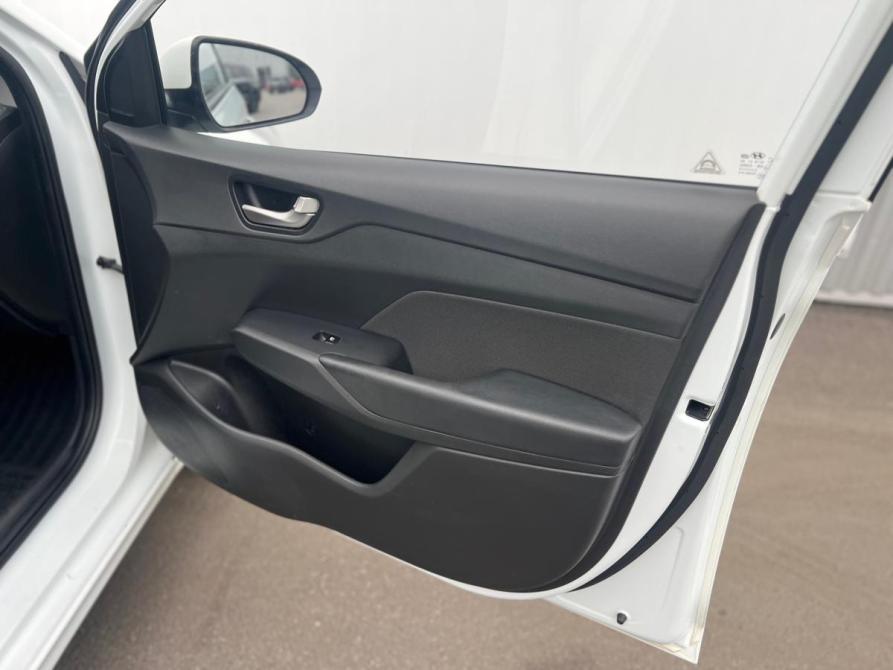Hyundai Solaris II Санкт-Петербург  - изображение 13