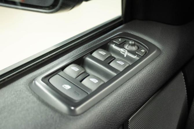 Land Rover Discovery IV с пробегом 2012 года, цена 1 899 000 рублей, 239256 км, внедорожник, Автокод Объявления