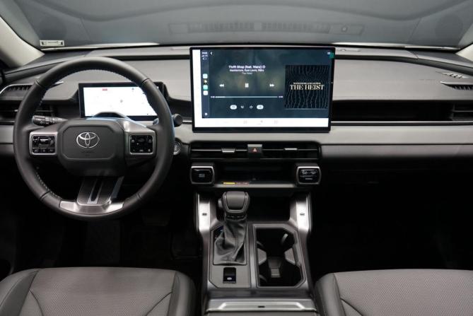 Toyota RAV4 VI (XA60) с пробегом 2026 года, цена 4 750 000 рублей, 70 км, внедорожник, Автокод Объявления