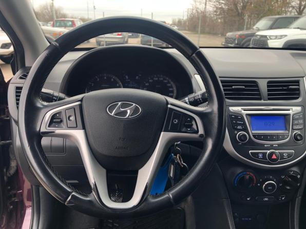 Hyundai Solaris I с пробегом 2013 года, цена 735 000 рублей, 199438 км, седан, Автокод Объявления