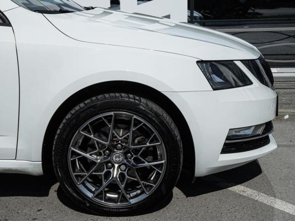 Skoda Octavia III (A7) Рестайлинг с пробегом 2017 года, цена 1 699 000 рублей, 155468 км, лифтбек, Автокод Объявления