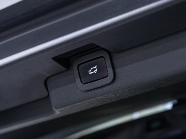 Land Rover Discovery V с пробегом 2019 года, цена 2 999 777 рублей, 220980 км, внедорожник, Автокод Объявления
