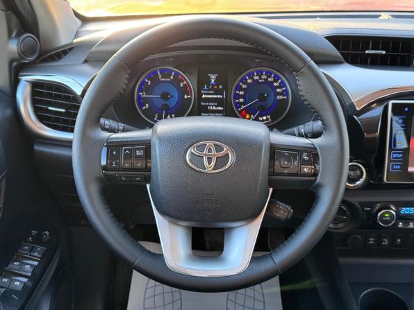 Toyota Hilux VIII с пробегом 2015 года, цена 2 730 000 рублей, 168000 км, пикап, Автокод Объявления