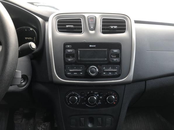 Renault Logan II Рестайлинг с пробегом 2019 года, цена 1 180 000 рублей, 70422 км, седан, Автокод Объявления