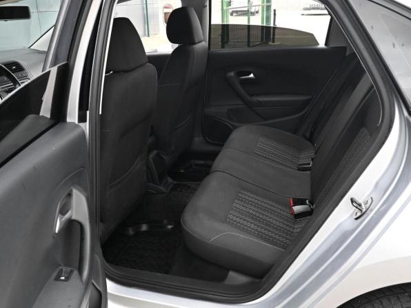 Volkswagen Polo V Рестайлинг с пробегом 2016 года, цена 1 249 000 рублей, 78091 км, седан, Автокод Объявления
