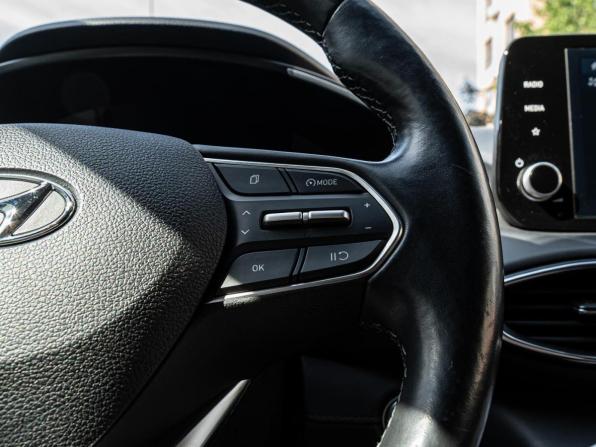 Hyundai Santa Fe IV с пробегом 2021 года, цена 3 395 000 рублей, 99852 км, внедорожник, Автокод Объявления