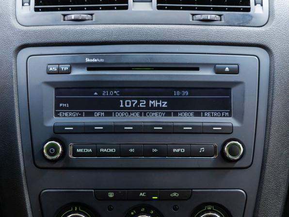 Skoda Octavia II (A5) Рестайлинг с пробегом 2012 года, цена 998 000 рублей, 143374 км, лифтбек, Автокод Объявления