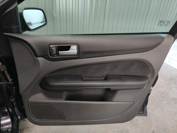 Ford Focus II с пробегом 2006 года, цена 370 000 рублей, 227384 км, хэтчбек, Автокод Объявления