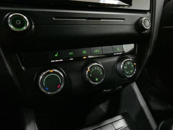 Skoda Octavia III (A7) с пробегом 2016 года, цена 1 350 000 рублей, 107565 км, лифтбек, Автокод Объявления