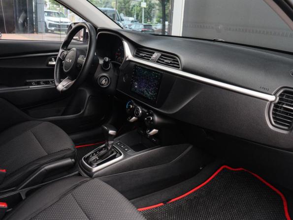 Kia Rio IV Рестайлинг с пробегом 2021 года, цена 1 550 000 рублей, 92732 км, хэтчбек, Автокод Объявления