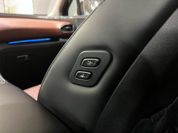 Hyundai Santa Fe IV Рестайлинг с пробегом 2021 года, цена 2 535 000 рублей, 241901 км, внедорожник, Автокод Объявления