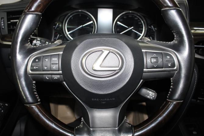 Lexus LX III Рестайлинг 2 с пробегом 2015 года, цена 6 100 000 рублей, 143408 км, внедорожник, Автокод Объявления