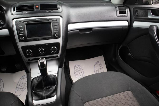 Skoda Octavia II (A5) Рестайлинг с пробегом 2011 года, цена 659 000 рублей, 245000 км, лифтбек, Автокод Объявления