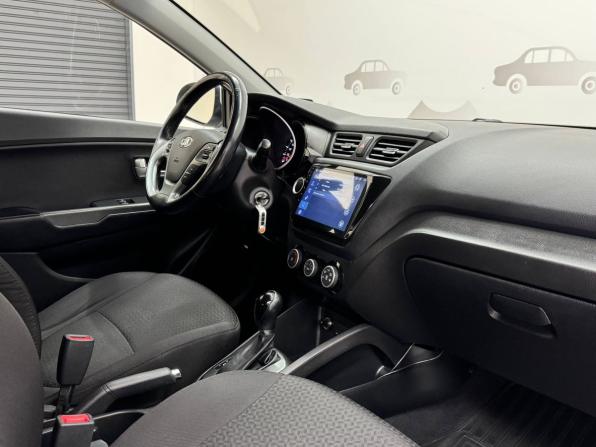 Kia Rio III Рестайлинг с пробегом 2016 года, цена 1 099 000 рублей, 113814 км, хэтчбек, Автокод Объявления