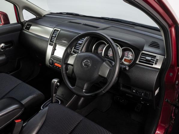 Nissan Tiida I с пробегом 2012 года, цена 1 075 000 рублей, 45705 км, хэтчбек, Автокод Объявления