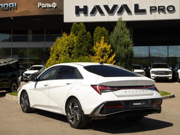 Hyundai Elantra VII (CN7) Рестайлинг с пробегом 2024 года, цена 2 188 000 рублей, 19617 км, седан, Автокод Объявления