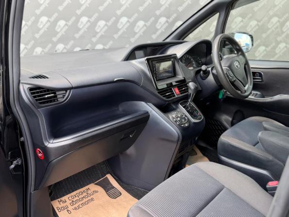 Toyota Voxy III (R80) с пробегом 2014 года, цена 1 450 000 рублей, 136390 км, минивэн, Автокод Объявления