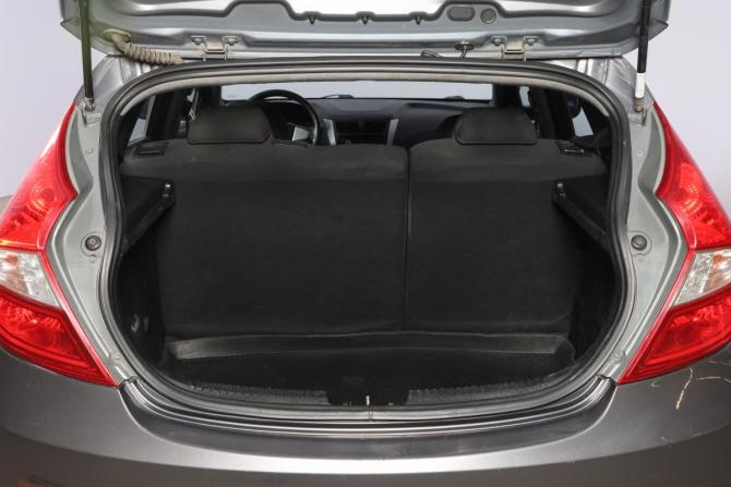 Hyundai Solaris I с пробегом 2012 года, цена 899 000 рублей, 175000 км, хэтчбек, Автокод Объявления